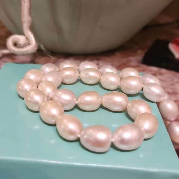 Blush Pearl Necklace - Picture 2 of 3